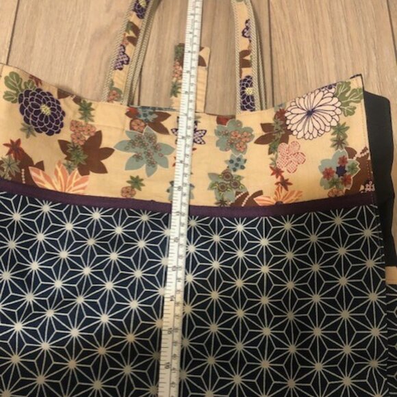 Japanese Style Floral Pattern Tote Bag - Picture 9 of 10
